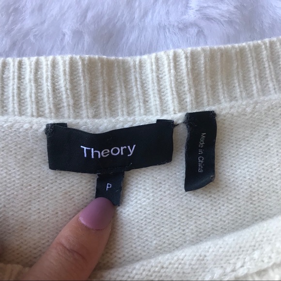 Theory Cashmere Cropped Sweater - Picture 4 of 8